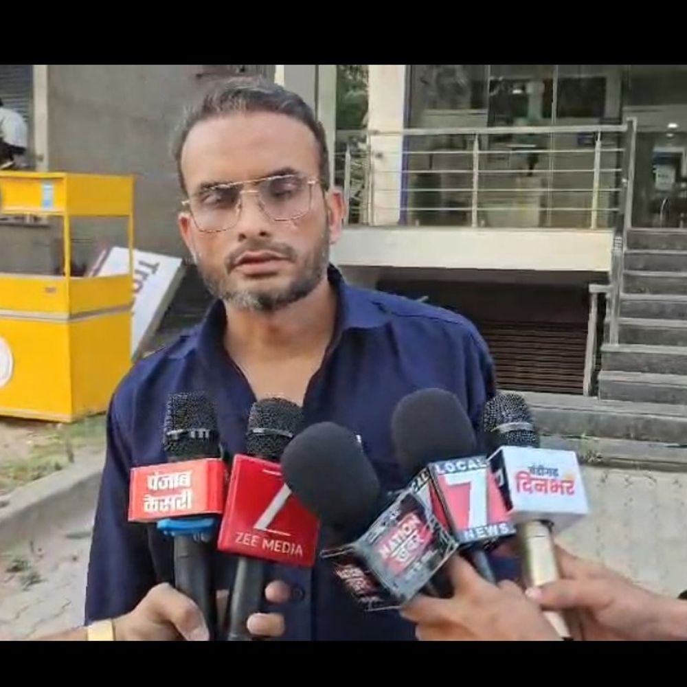 मोहाली में मोतियाबिंद ऑपरेशन के बाद धुंधली हुई नजर:मरीज ने अस्पताल पर लगाए आरोप; बोला-पैसे लौटाने के वादे से मुकरे डॉक्टर
