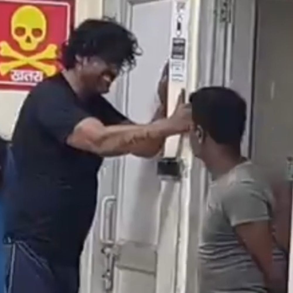 फरीदाबाद में कुत्ते के काटने से युवक की हालत बिगड़ी:2 हफ्ते बाद गंभीर, दिल्ली के अस्पताल रेफर, डॉक्टर बोले-सावधानी बहुत जरूरी