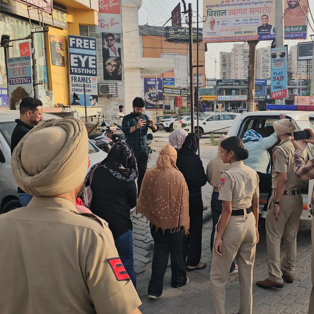 जीरकपुर के स्पा सेंटर पर पुलिस की रेड:2 विदेशी महिलाओं समेत 6 युवतियां रेस्क्यू, दस्तावेजों की जांच जारी