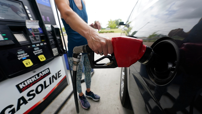 US inflation climbs above 4% for first time in three years as consumer spending stays resilient