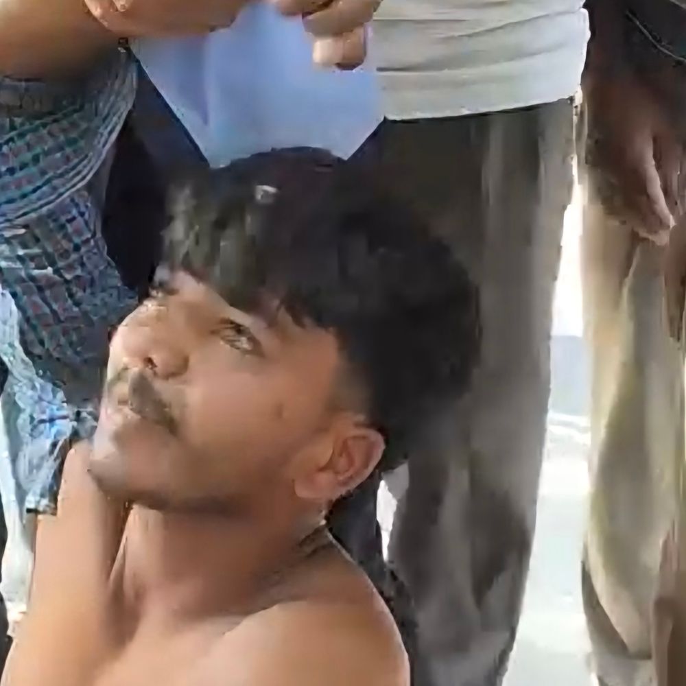 बिना हेलमेट बाइक जब्त करने पर ASI पर हमला:मोहाली में 10-12 युवकों ने वर्दी फाड़ी, चालान मशीन छीनकर हुए फरार