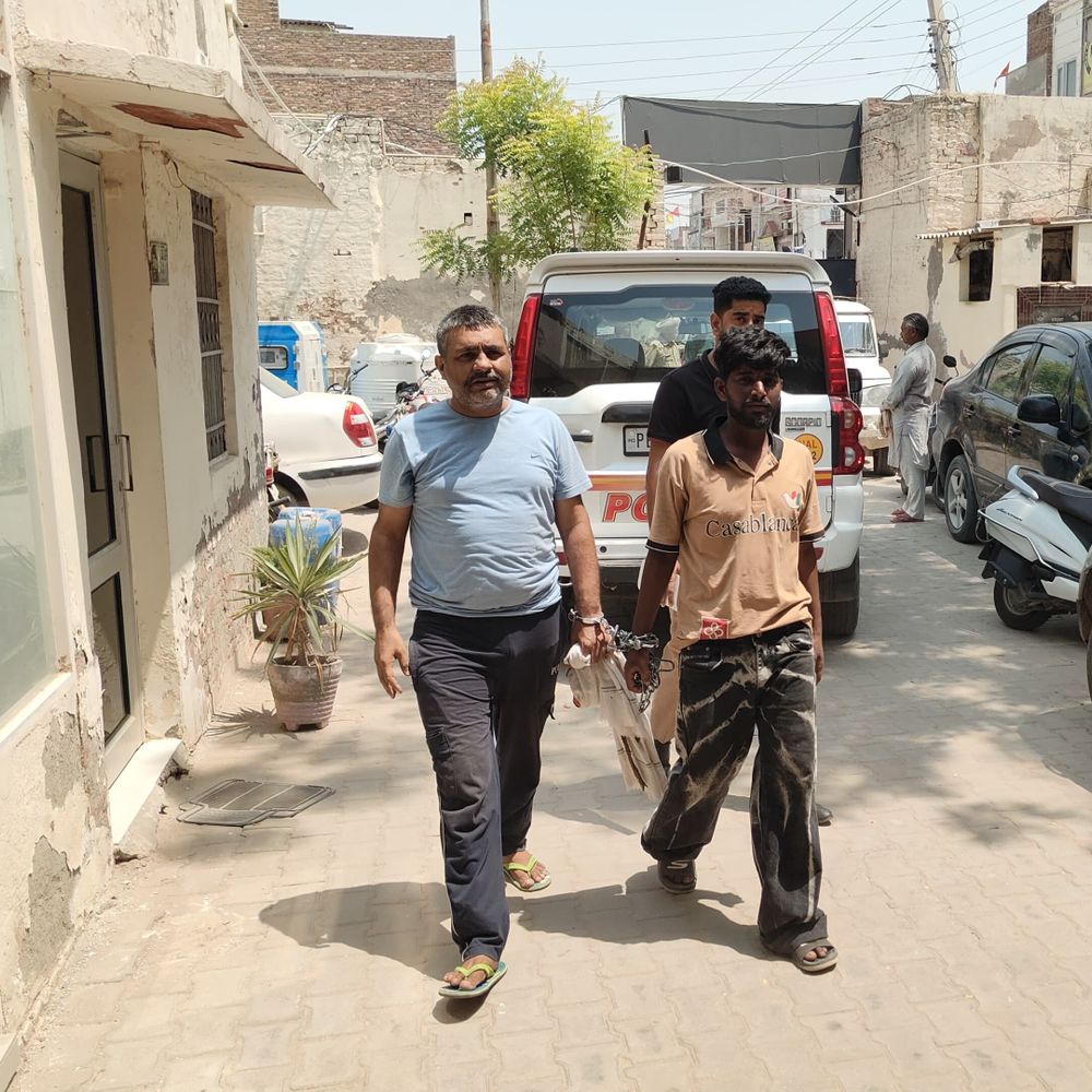 अबोहर में 11 ग्राम हेरोइन सहित 4 युवक गिरफ्तार:लाइनपार क्षेत्र में दो जगह छापेमारी, नशा नेटवर्क खंगाल रही पुलिस