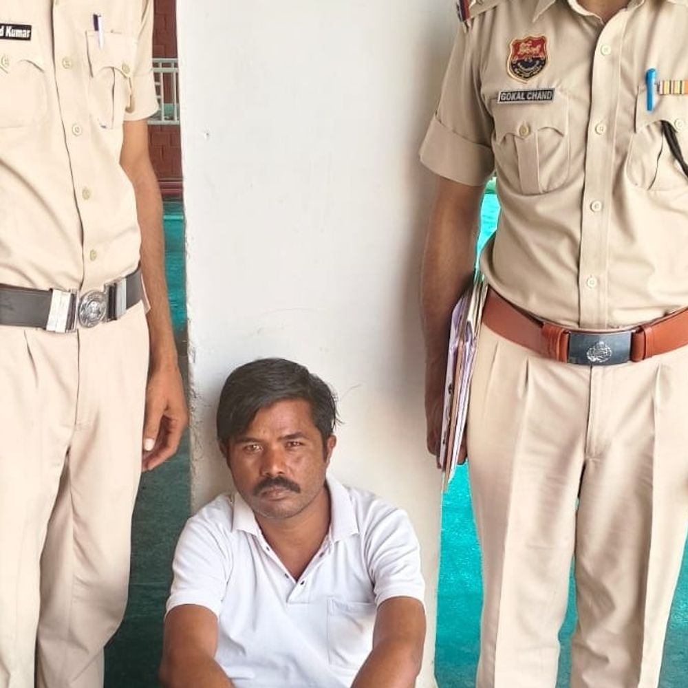 सिरसा में पार्क में सो रहे व्यक्ति का मोबाइल चोरी:पुलिस ने 24 घंटे में पकड़ा आरोपी, कोर्ट में पेश कर भेजा जेल