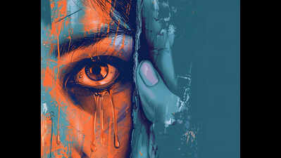 Woman cuts contact, man breaks her jaw, three teeth in Ludhiana. | Ludhiana News