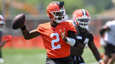 Shedeur Sanders: Analyst spots a hidden meaning in Mike Bajakian’s message amid Shedeur Sanders’ QB battle | NFL News