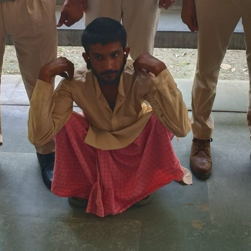 जींद में चोरी का आरोपी गिरफ्तार:दादा खेड़ा मंडप से चुराए 20 रुपए बरामद; मुकुट और चांदी के सिक्के ले गया था