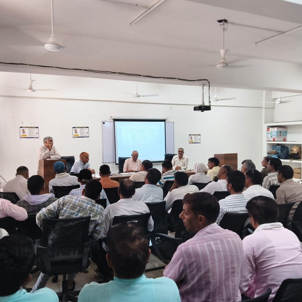 लोहारू में 15 जून से शुरू होगा एसआईआर अभियान:एसडीएम बोले- बीएलओ गंभीरता और निष्पक्षता से करें कार्य, लापरवाही नहीं होगी बर्दाश्त