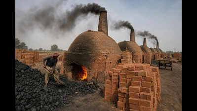Despite CAQM ban, coal keeps burning in NCR brick kilns, finds CSE | Delhi News