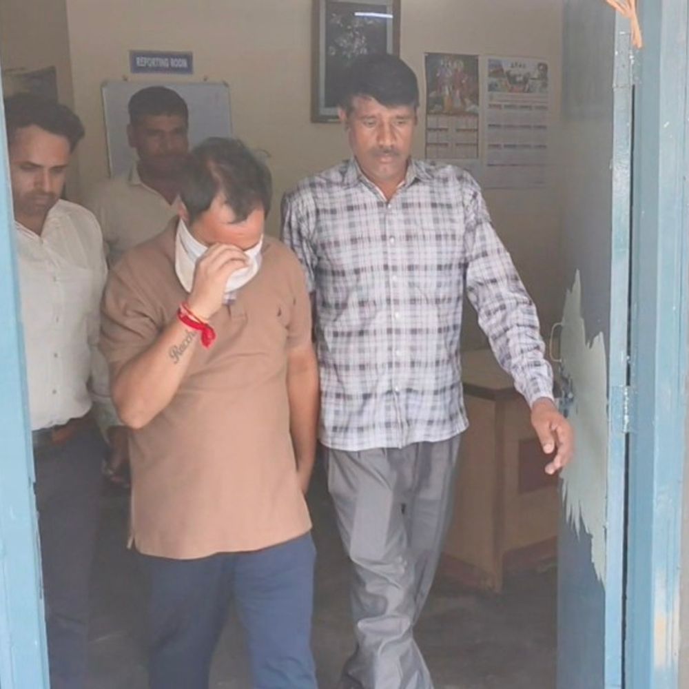 फरीदाबाद में हेड कांस्टेबल 2500 रुपए रिश्वत लेते गिरफ्तार:बाइक वापस दिलाने के नाम पर मांगे पैसे; ACB ने घूस लेते रंगे हाथ पकड़ा