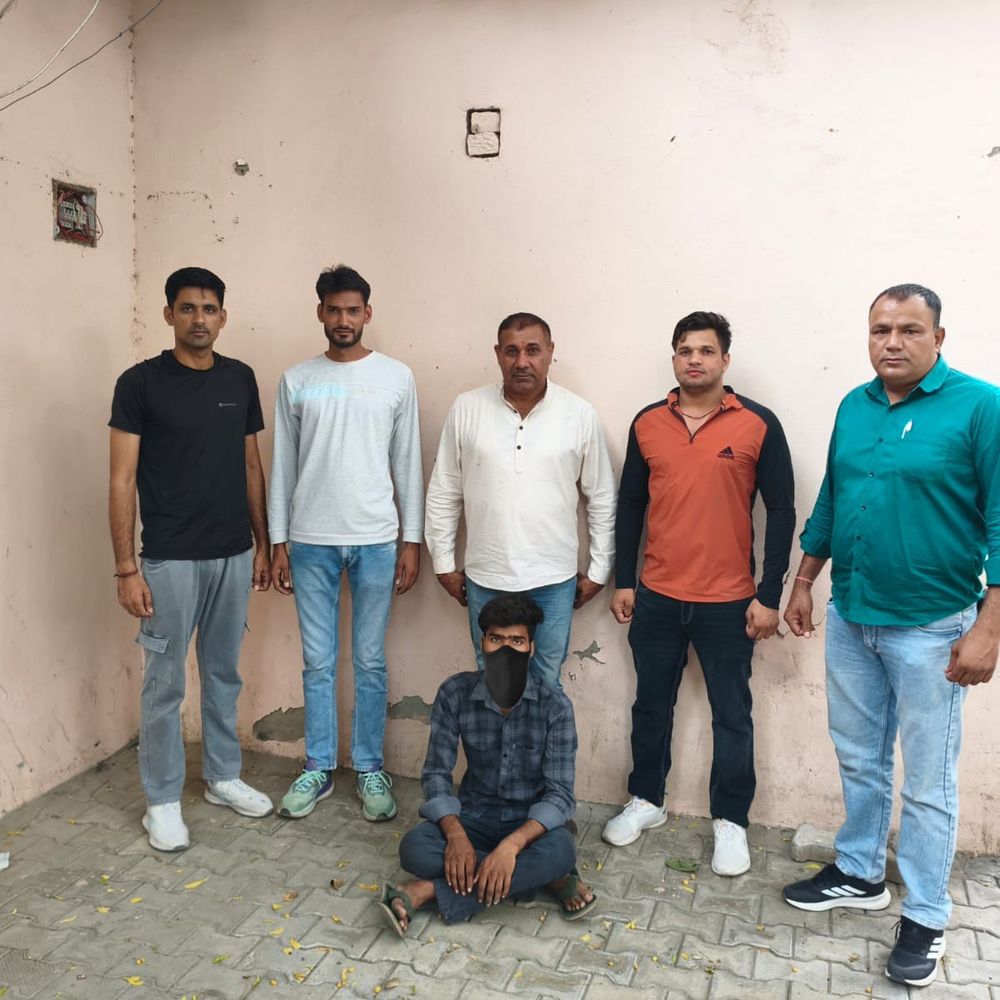 फरीदाबाद में सौतेला पिता ही निकला बच्चे का हत्यारा:आरोपी गिरफ्तार, कमरे में अकेला पाकर रेता गला; पति-पत्नी में होता था विवाद