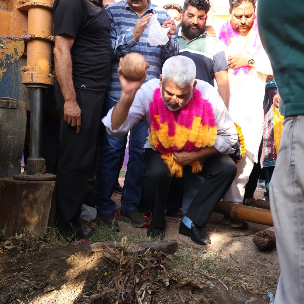 पठानकोट के वार्ड 45 में दूर हुआ पेयजल संकट:कैबिनेट मंत्री कटारूचक ने डीप बोर का किया उद्घाटन, 5 लाख आएगी लागत