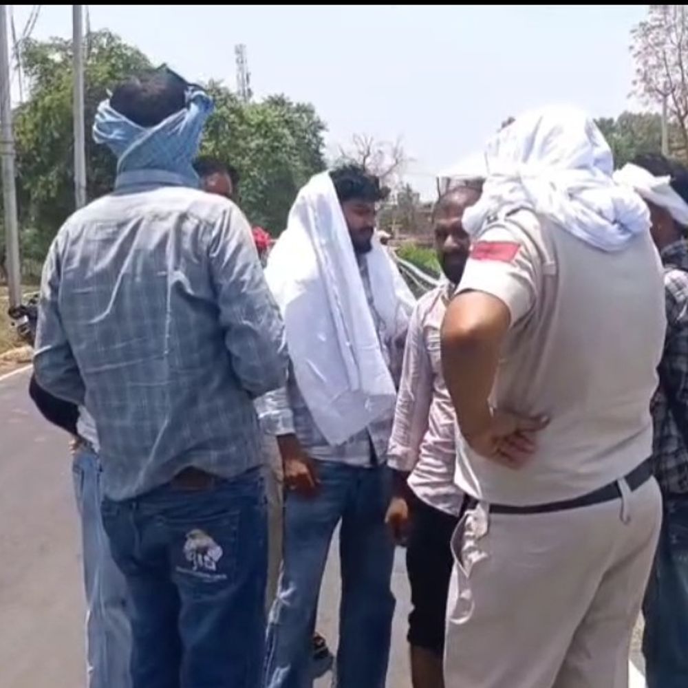 फतेहाबाद डिस्ट्रीब्यूटरी में व्यक्ति का शव मिला:पंजाब से बहकर आने की आशंका; गले में काला धागा बंधा