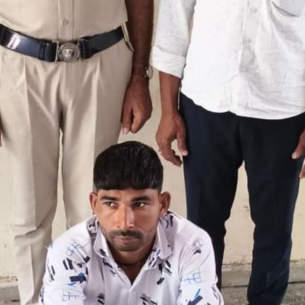तोशाम पुलिस ने घर में चोरी का आरोपी अरेस्ट:चुराया गया मंगलसूत्र, पाजेब और ब्रेसलेट बरामद; नाबालिग भी पुलिस संरक्षण में