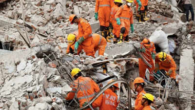 Delhi Building Collapse: 20-hour rescue operation ends in agony: 6 die in Saket building collapse | Delhi News