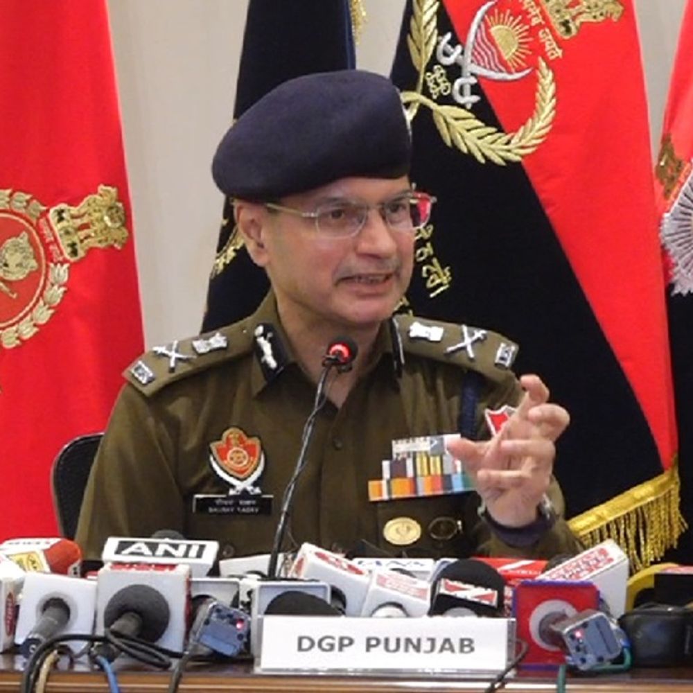 पंजाब में बड़ी आतंकी साजिश नाकाम:सीमा पार से जुड़े 2 अपराधी गिरफ्तार, IED बरामद; नेटवर्क की जांच जारी