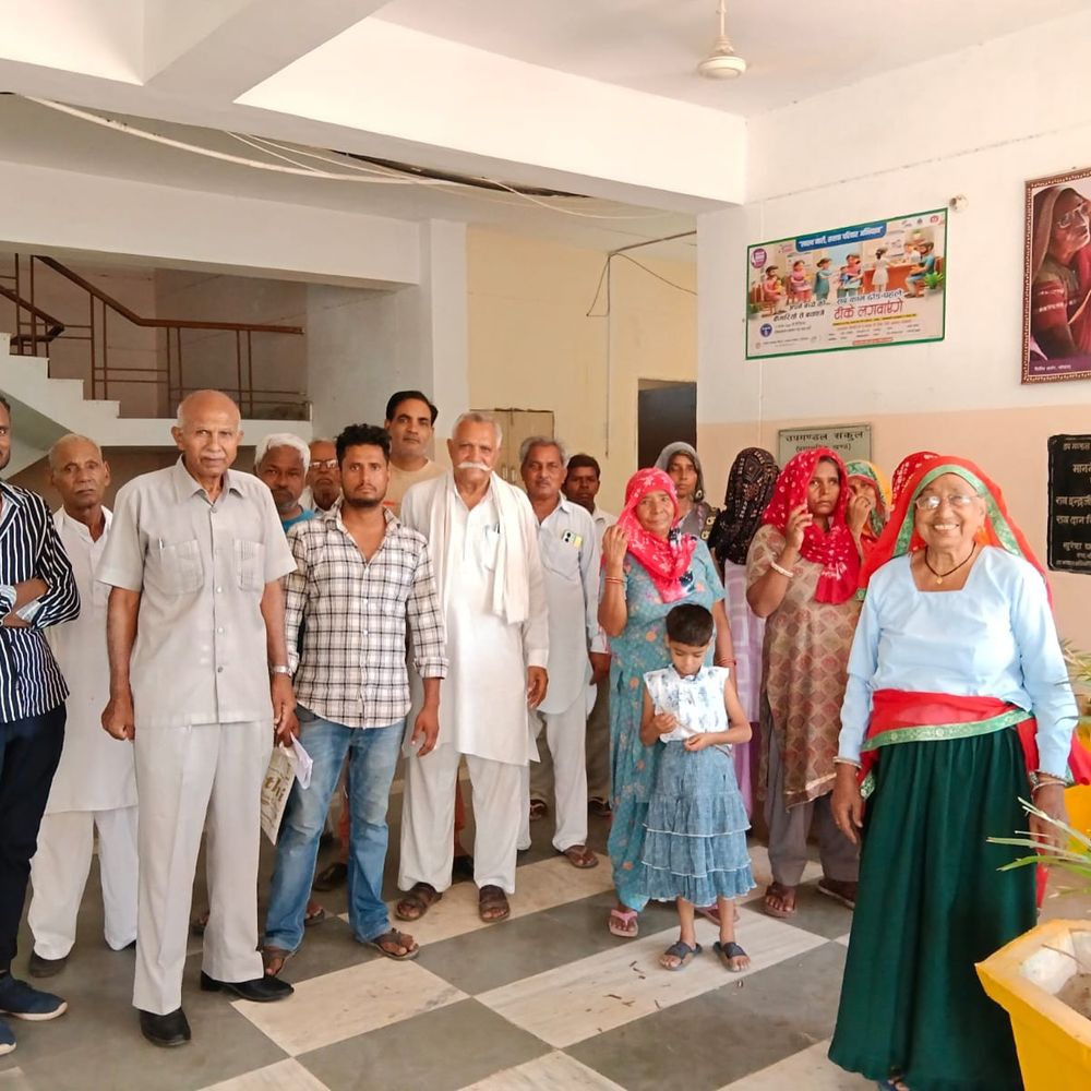 महेंद्रगढ़ में गर्भवती महिला का अपहरण:50 दिन पहले की कोर्ट मैरिज, मुंह पर कपड़ा बांधकर आए आरोपी, एसपी से शिकायत