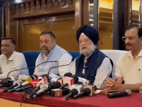 शिअद से गठबंधन में BJP की बड़े भाई की भूमिका:केंद्रीय मंत्री पुरी बोले-पंजाब में अकेले लड़ेंगे चुनाव; जिला पदाधिकारियों से की बैठक