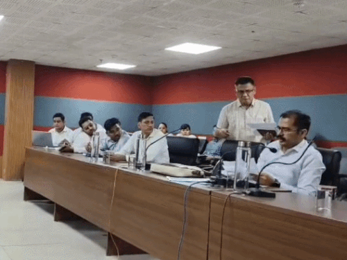 कुरुक्षेत्र DC ने कानूनगो को किया सस्पेंड:समाधान शिविर में लापरवाही पड़ी भारी; बोले- शिकायतों के निपटारे में ढिलाई बरती लापरवाही