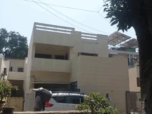 जालंधर में CA के घर ED की रेड:दस्तावेजों की चेकिंग कर रही; केजरीवाल बोले- व्यापारियों को घबराने की जरूरत नहीं