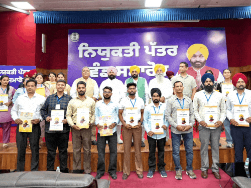 चंडीगढ़ में सीएम मान का केंद्र सरकार पर हमला:कहा- 2017 से अब तक 93 पेपर लीक, युवाओं का भरोसा टूट रहा