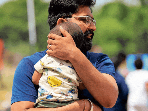 पंजाब-चंडीगढ़ में 4 दिन बारिश-आंधी का अलर्ट:आज 10 जिलों में ओले गिर सकते हैं; तूफान के कारण 9 साल के बच्चे की मौत