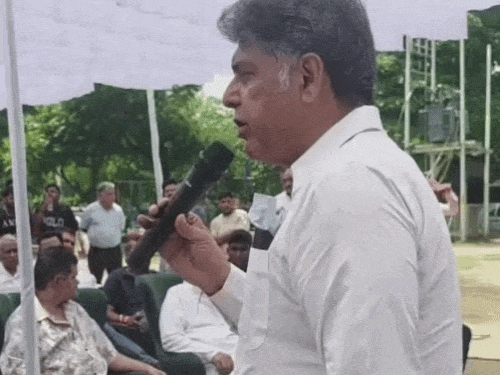 चपरासी से कम ताकतवर मेयर मुद्दे पर सांसद बोले:मेयर शहर के विकास कराने में रहे नाकाम, अब खुद को बेबस दिखाने की कोशिश