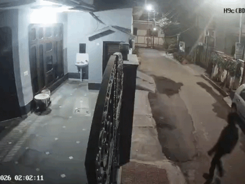 लुधियना में रिटायर्ड फार्मासिस्ट के घर चोरी:बेटी से मिलने गए थे कनाडा,साइकिल पर आए चोर ने LED,लैपटॉप और सोने की बालियां चुराई