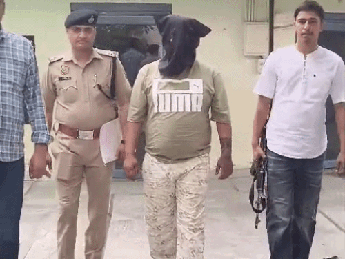 पंचकूला में देसी कट्टे और कारतूस के साथ युवक काबू:पुलिस ने घेराबंदी कर दबोचा; मारपीट के 2 केस पहले से दर्ज