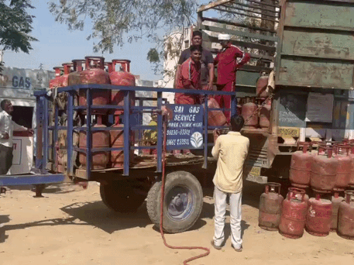 हरियाणा में LPG सिलेंडर ₹29 महंगा हुआ:3 महीने में दूसरी बार कीमत में इजाफा, ₹89 दाम बढ़े, अब 942 का मिलगा