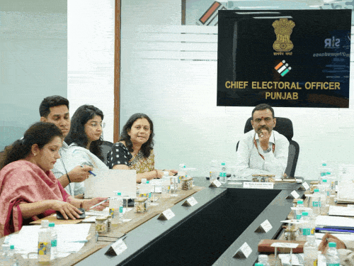 चुनाव आयोग एक्शन मोड में, SIR-2026 की तैयारी:सीनियर डिप्टी चुनाव आयुक्त भानु प्रकाश येतूरू चंडीगढ़ पहुंचे, कल से जिलों में जाएंगे