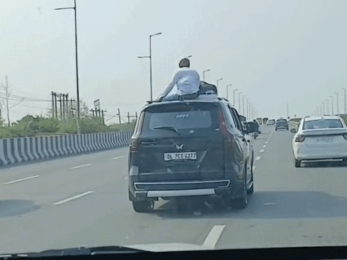 दिल्ली-चंडीगढ़ नेशनल हाईवे पर स्कार्पियो की छत से स्टंट:100 की रफ्तार से दौड़ती गाड़ी का VIDEO, पंचकूला के युवक ने किया रिकॉर्ड