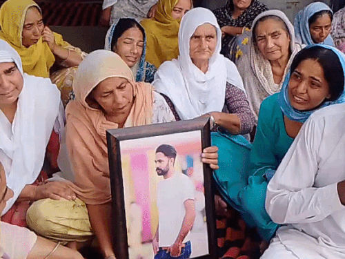 तरनतारन के नौजवान की इंग्लैंड में हत्या:शख्स ने मारा तेजधार हथियार, 4 साल पहले गया था विदेश; 3 बहनों का इकलौता भाई