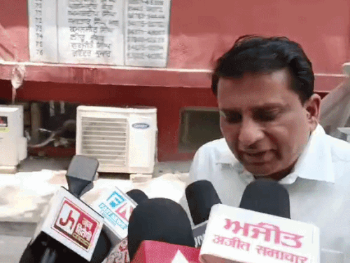 लुधियाना में एसई पर हमला करने वाले पार्षद पर FIR:नगर निगम जोन-B में मारा था थप्पड़, MC-कमिश्नर की सिफारिश पर पुलिस कमिश्नर ने लिया एक्शन