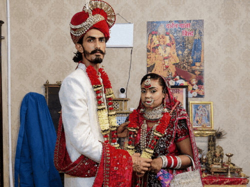 'लिफ्ट मांगकर फंसाती पत्नी, पति ब्लैकमेल कर पैसे ऐंठता':पंचकूला में नशे के लिए लुटेरा बना कपल, 4 महीने में 40 लोगों से ₹4 लाख हड़पे