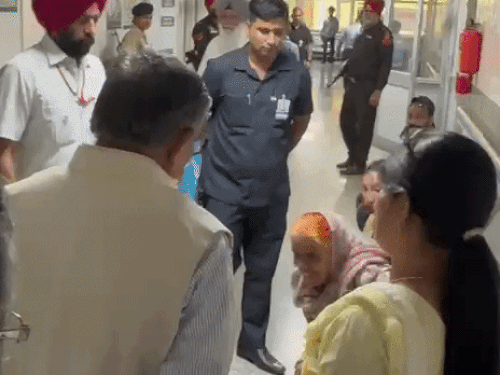 चंडीगढ़ में स्वास्थ्य सेवाओं की समीक्षा करने पहुंचे प्रशासक:GMCH-48 में नई ओपीडी का लिया जायजा; मलोया स्कूल में 25 नए कमरों को मंजूरी
