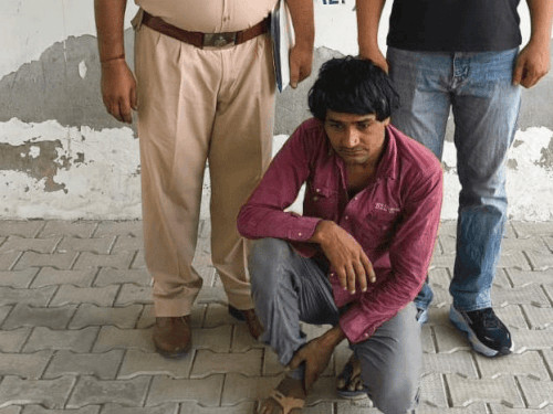 पलवल में स्मैक-गांजा सप्लाई करने वाले दो आरोपी गिरफ्तार:एक पर पहले से कई केस दर्ज; कोर्ट में पेश कर न्यायिक हिरासत में भेजे