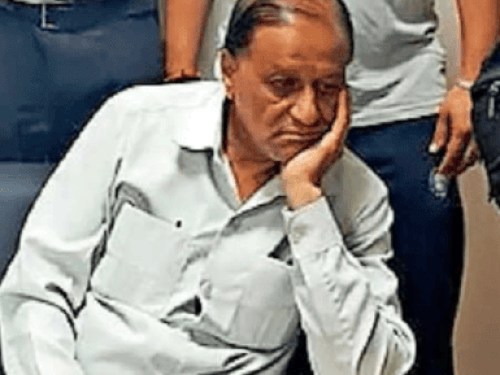 जालंधर में रेलवे का फर्जी विजिलेंस इंस्पेक्टर गिरफ्तार:चेकिंग स्टाफ पर धौंस जमाने पर फंसा; VIP ट्रीटमेंट और फ्री में एसी कोच में सफर करता था