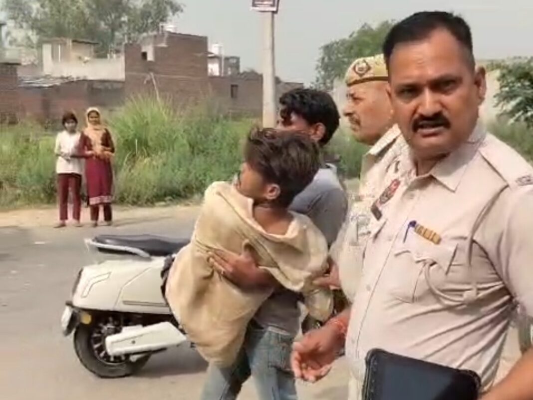 Faridabad Youth Beaten, Left Roadside