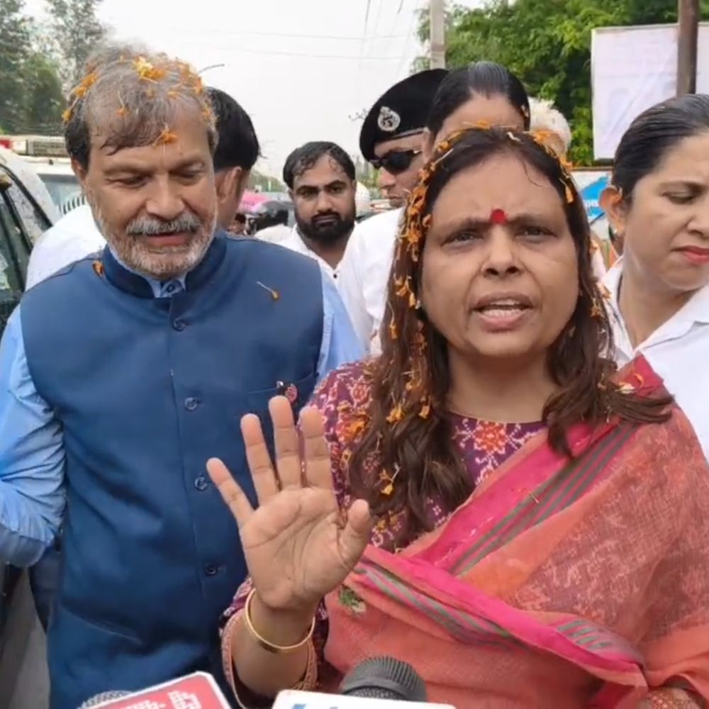 प्रदेशाध्यक्ष बनने के बाद पहली बार जींद पहुंची डॉ. अर्चना:बोलीं- बहू बनकर नहीं आई, पार्टी में महिलाओं की भागीदारी पर जोर, कार्यकर्ताओं से मुलाकात