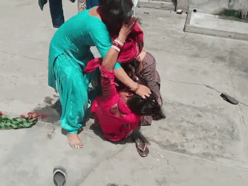 लुधियाना में 1 महीने की प्रेग्नेंट महिला को पीटा, VIDEO:छोटी बहन ने ससुरालियों के साथ मिलकर की पिटाई; 4 महीने पहले हुई शादी