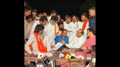 ​Maratha quota activist Manoj Jarange ends hunger strike in 15 hours as govt accepts key demands | Chhatrapati Sambhajinagar News