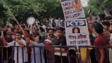 ‘Stand with us’: With thalis in hand, CJP supporters continue protest at Jantar Mantar, urge farmers to join agitation | Delhi News