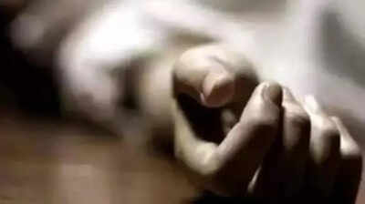 DU teacher murder: Estranged husband claims was in Pune, four visitors under lens | Delhi News
