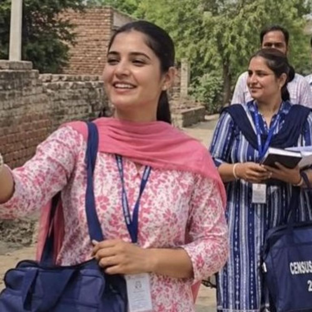 जालंधर के 82 टीचर्स को सैलरी रोकने का नोटिस:जनगणना सर्वे से गैर हाजिर रहे, इलेक्शन तहसीलदार आफिस में पहुंच कारण बताने को कहा