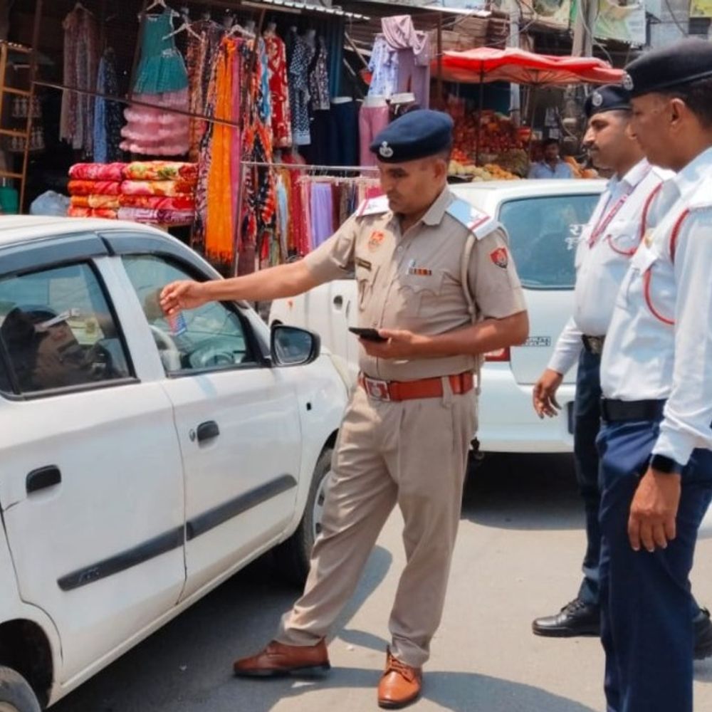 पंचकूला की ट्रैफिक व्यवस्था में पुलिस कमिश्नर का बड़ा बदलाव:ट्रैफिक विंग से हटेंगे सभी एसपीओ और होमगार्ड, हिमाचल-दिल्ली की गाड़ियों को करते थे टारगेट