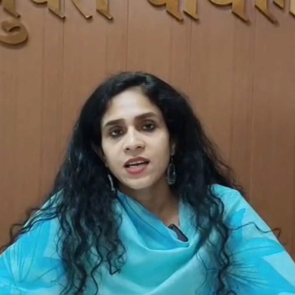 कैथल डीसी ने लोगों से मांगे पुराने कपड़े:बोलीं- फेंके नहीं, हमें दें; पर्यावरण को संरक्षित करने के लिए नई पहल
