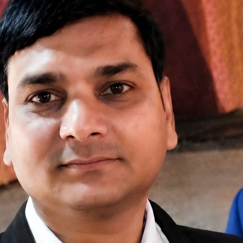 बिजली निगम के SDO की एक्सीडेंट में मौत:यमुनानगर में बोलेरो-बस की आमने-सामने टक्कर, ओवरटिंग के वक्त हुआ हादसा, कई यात्री घायल