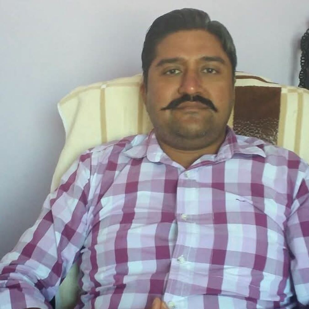 अबोहर में तेज आंधी के दौरान पेड़ गिरा:डेयरी संचालक की हुई मौत, दूध सप्लाई करने जा रहा था