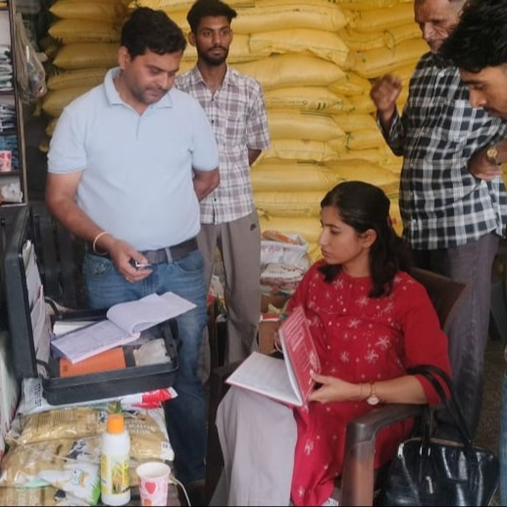 पंचकूला में खाद-बीज और कीटनाशक विक्रेताओं पर छापे:खरीफ सीजन में कृषि विभाग की सख्ती; 9 सैंपल लिए, गड़बड़ी मिलने पर होगी कड़ी कार्रवाई