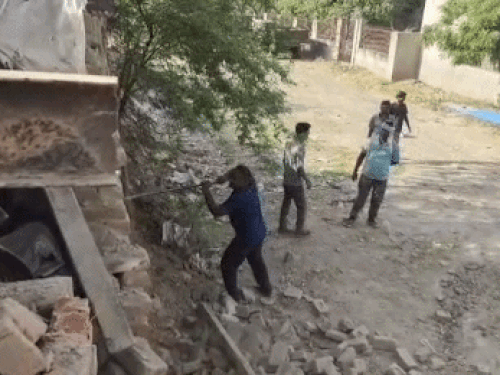 रोहतक में जमीनी विवाद में छेड़छाड़ का केस दर्ज:पंचायत में एक पक्ष बोला-झूठा आरोप लगाकर दी शिकायत; दूसरे ने कहा-जमीन के कागज दिखाएं
